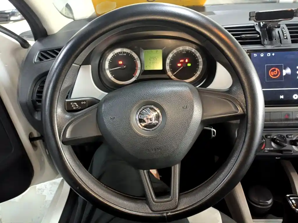 Skoda Fabia — миниатюра 11