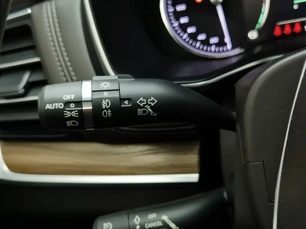 Roewe RX8 — миниатюра 21