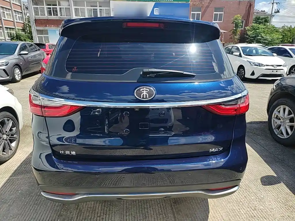 BYD MAX — миниатюра 6