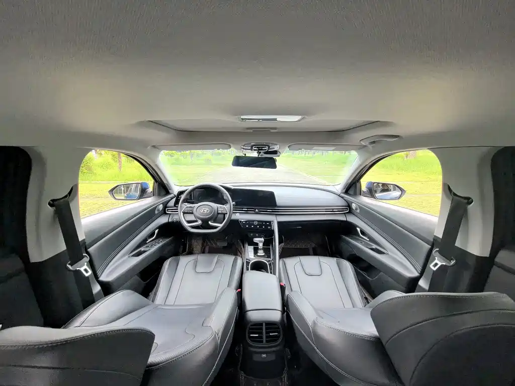 Hyundai Elantra — миниатюра 16