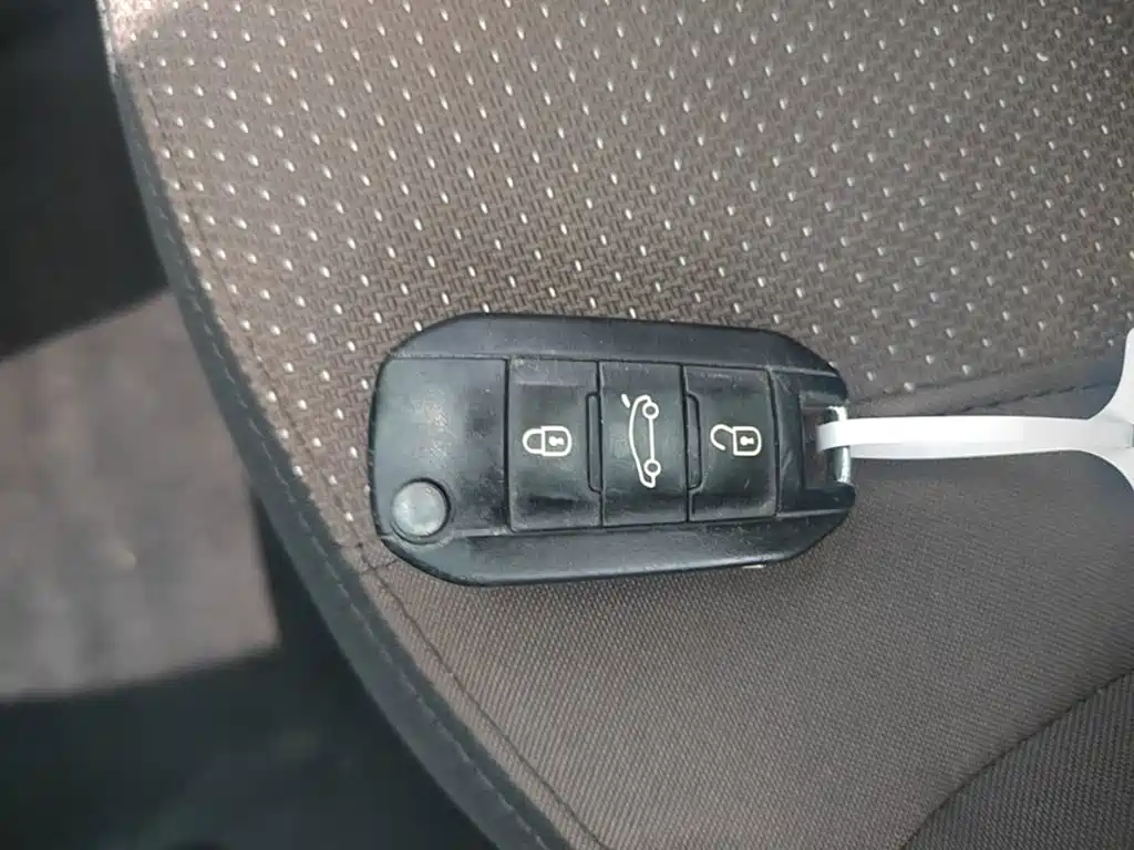 Peugeot 2008 — миниатюра 9