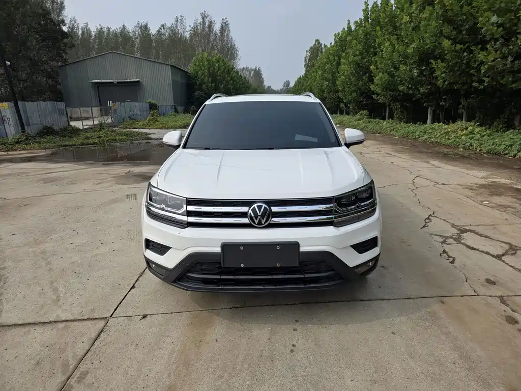 Volkswagen Tharu — миниатюра 2