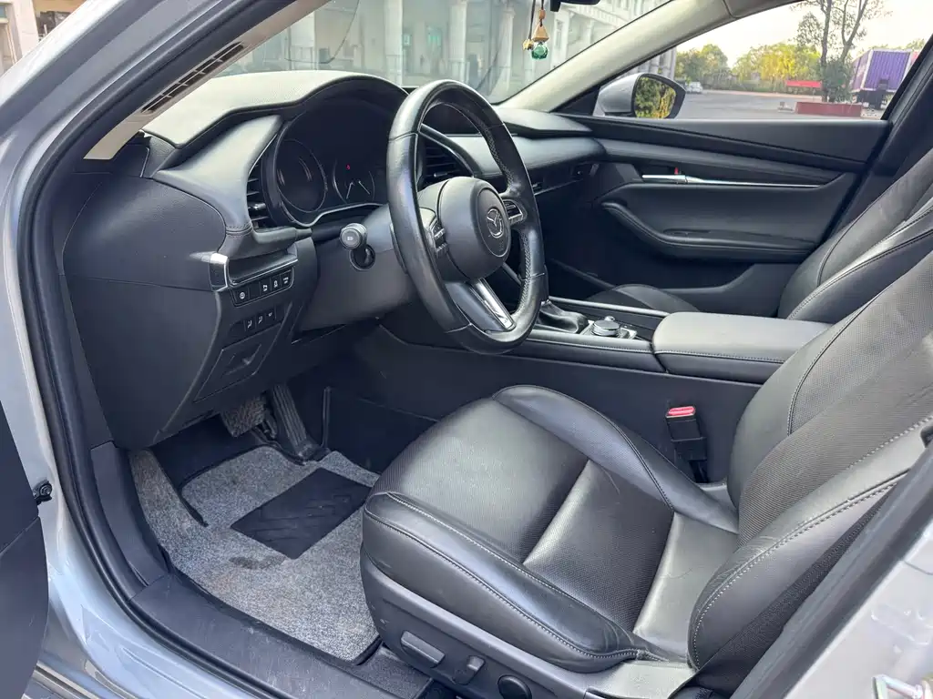Mazda 3 Axela — миниатюра 4