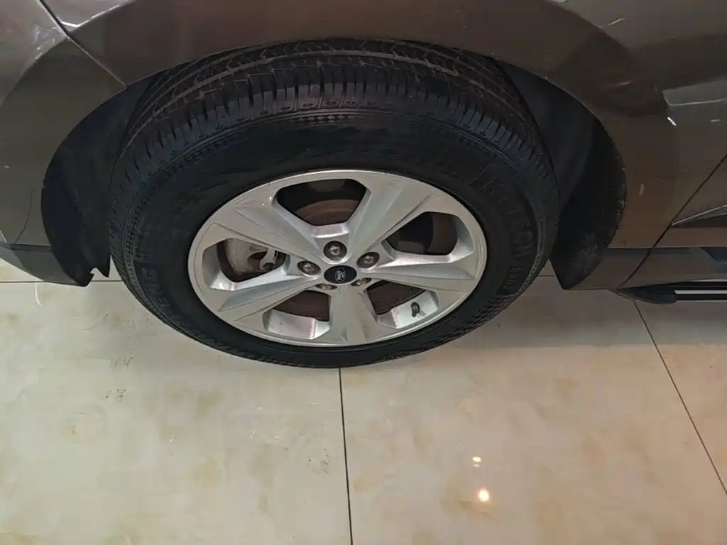 Ford Edge — миниатюра 23