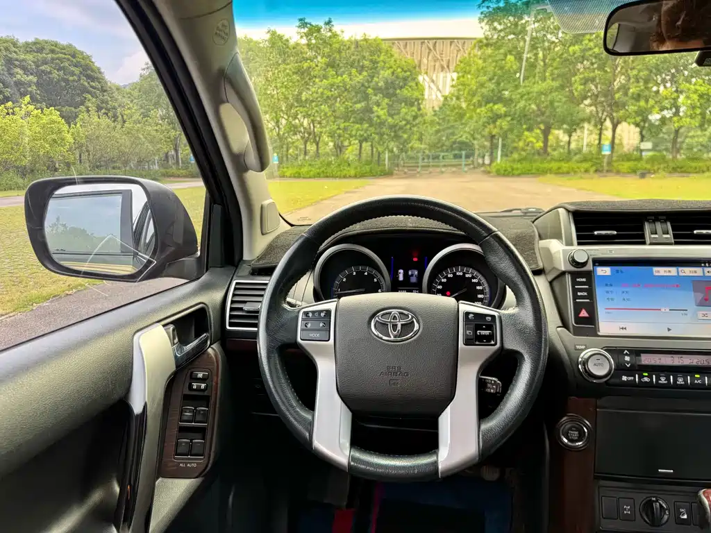Toyota Prado — миниатюра 12
