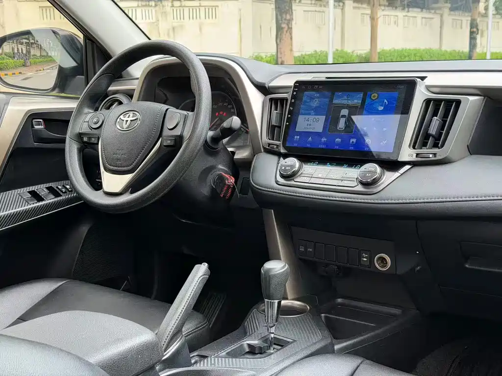 Toyota RAV4 — миниатюра 14