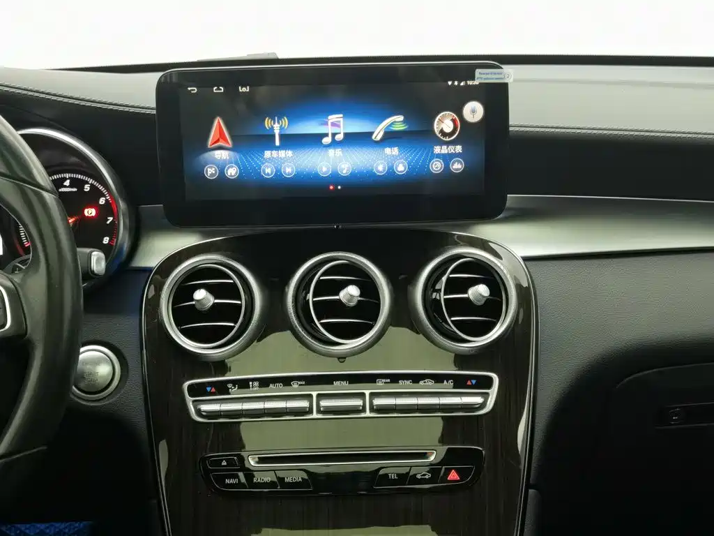 Mercedes-Benz GLC — миниатюра 12