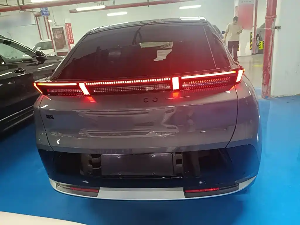 Lynk & Co 20 — миниатюра 6