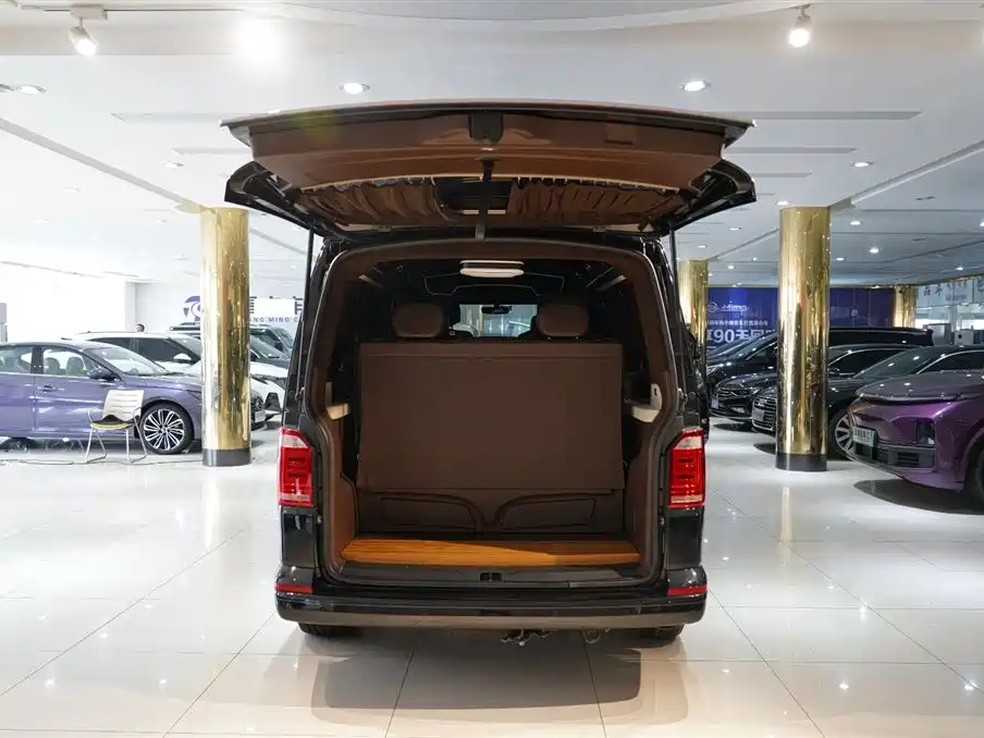 Volkswagen Caravelle 2019 2.0TSI Luxury 7 мест