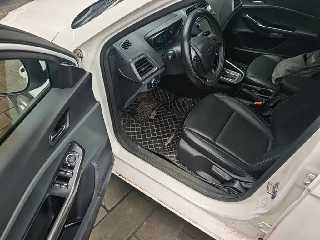 Ford Escort — миниатюра 16