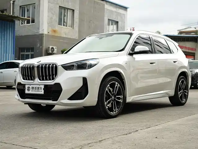BMW  X1 2024