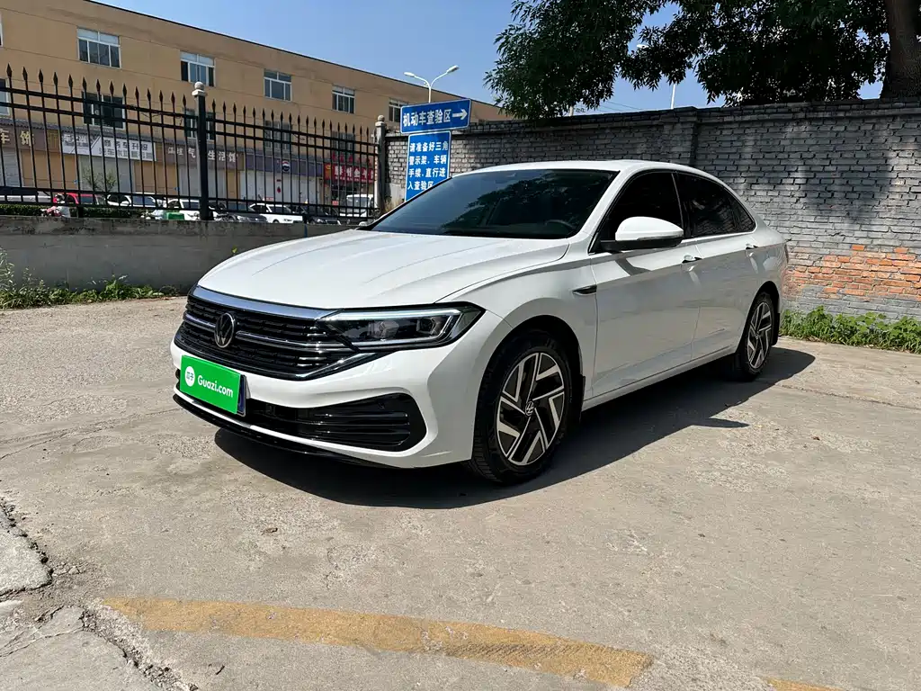 Купить Volkswagen Sagitar