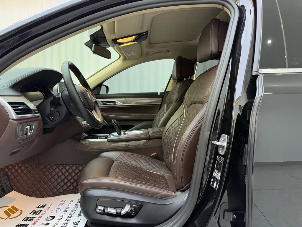 BMW 7 Series — миниатюра 5