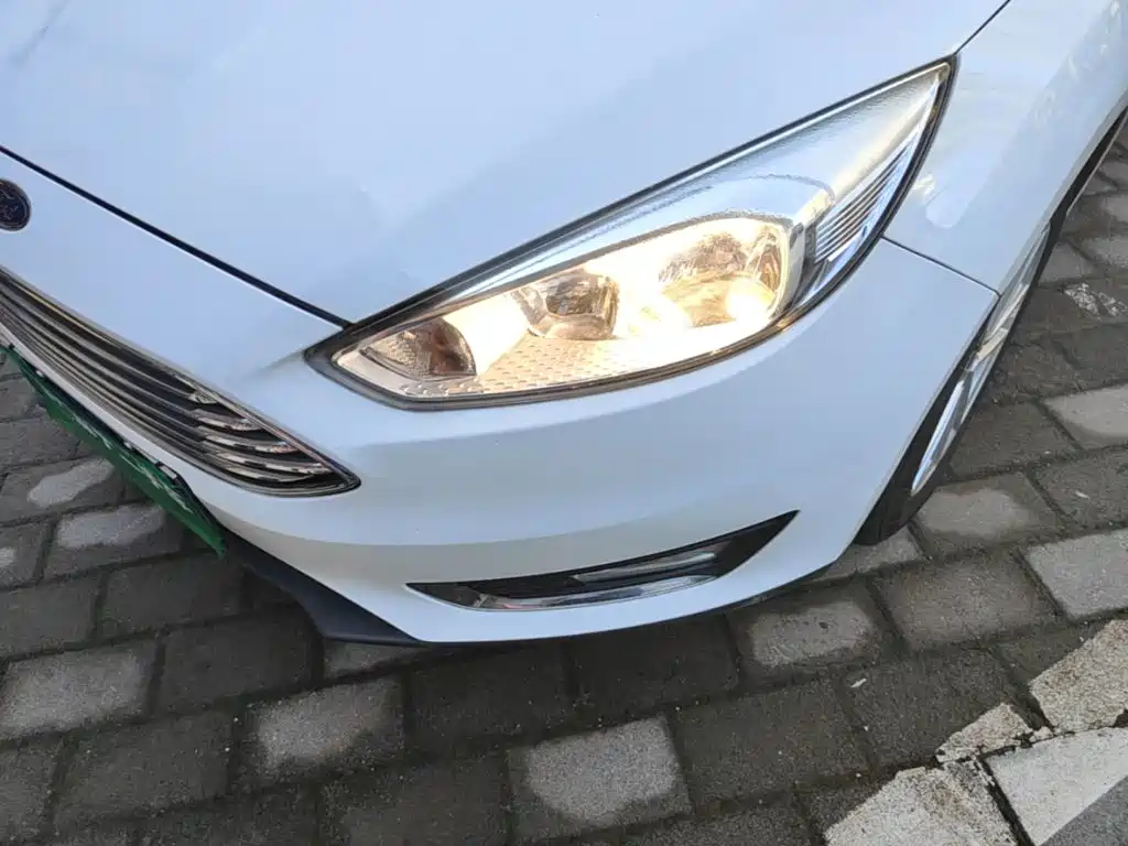 Ford Focus — миниатюра 24