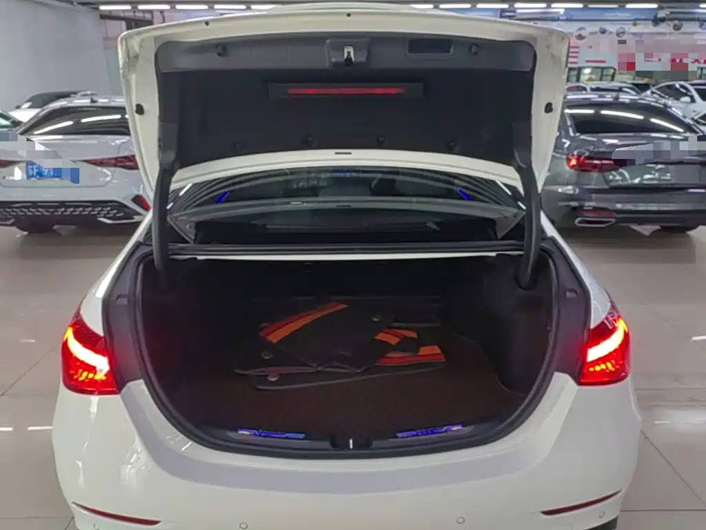 Mercedes-Benz C-Class — миниатюра 19