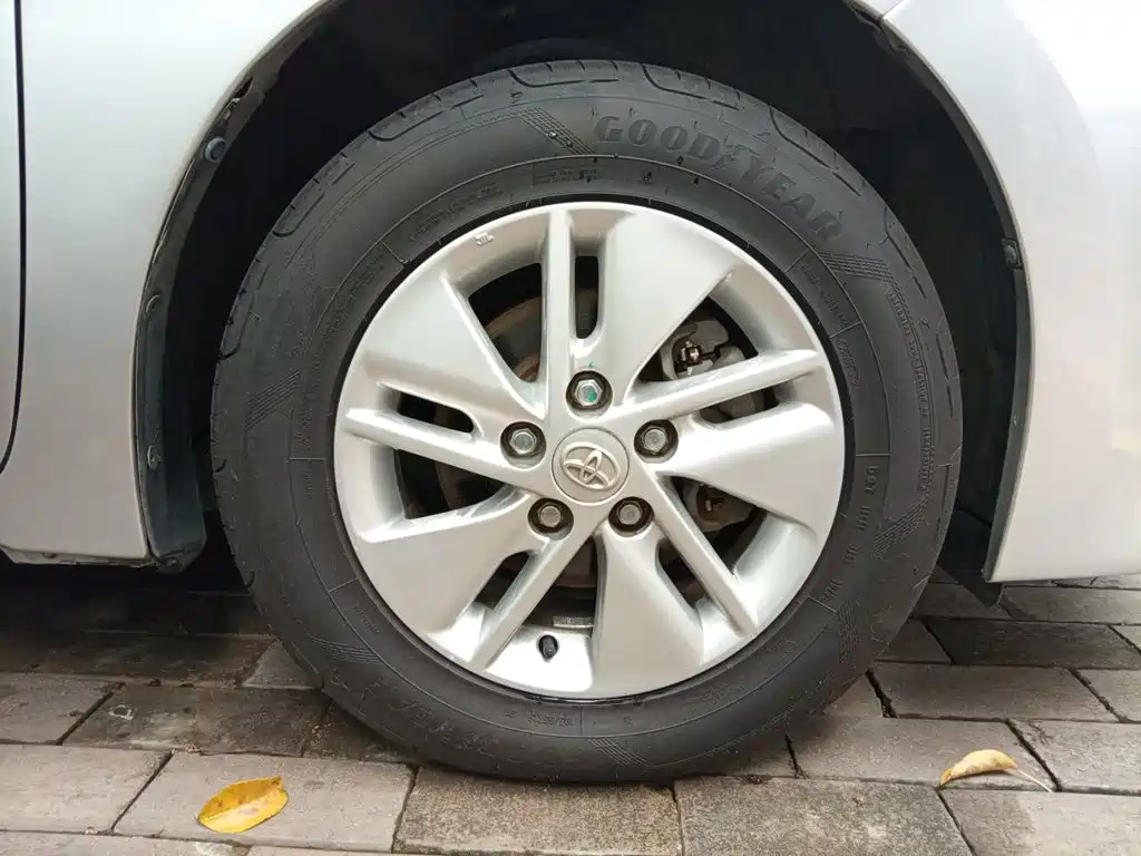 Toyota Corolla — миниатюра 8
