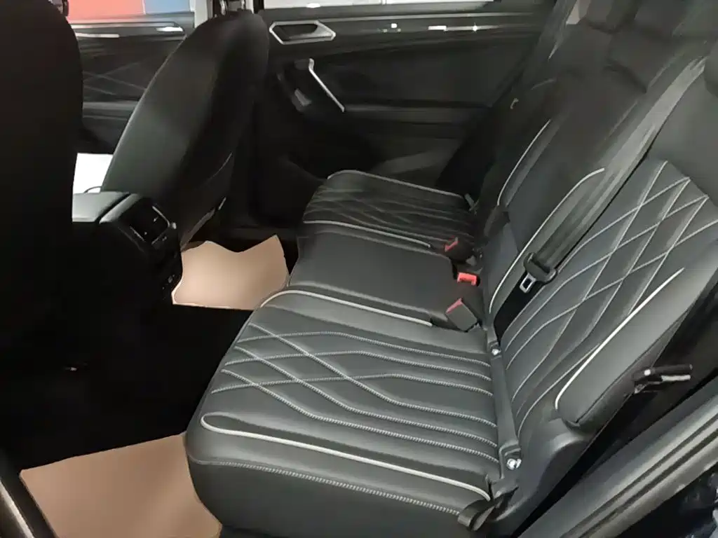 Volkswagen Tiguan L — миниатюра 17