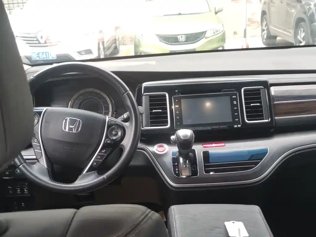 Honda Elysion — миниатюра 13