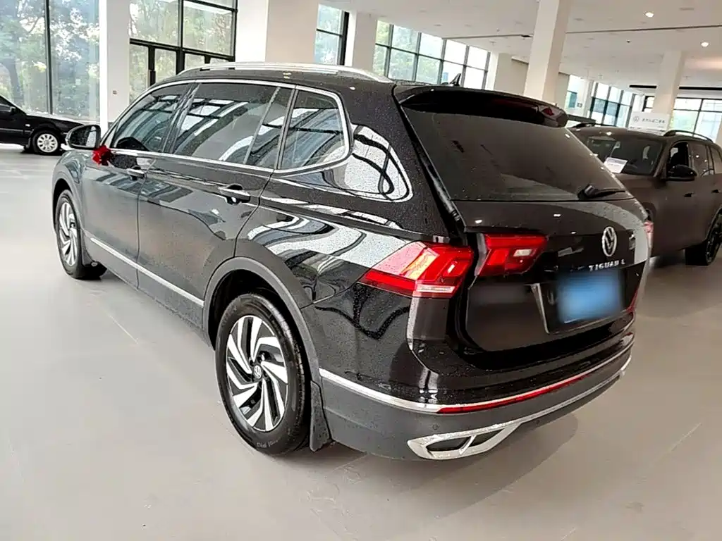 Volkswagen Tiguan L — миниатюра 5