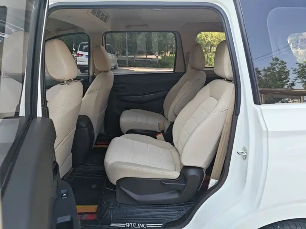 Wuling Hongguang — миниатюра 17