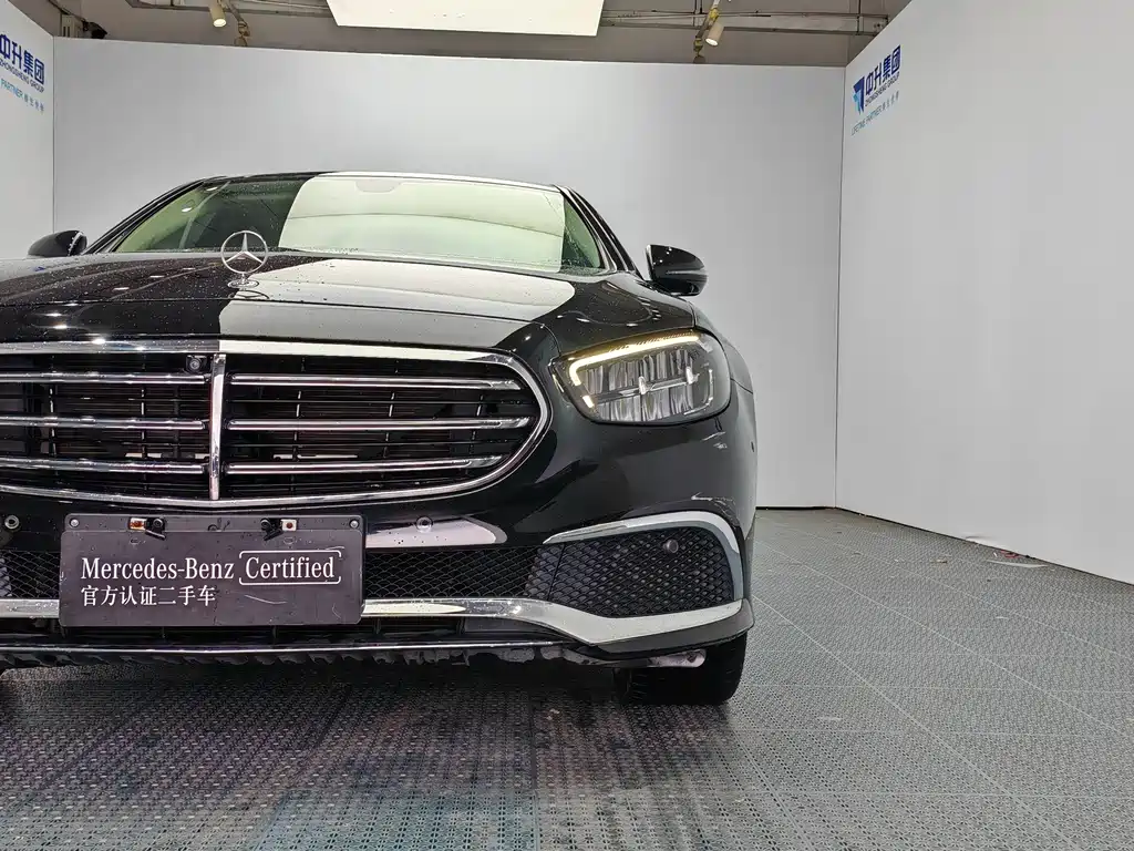 Mercedes-Benz E-Class — миниатюра 20