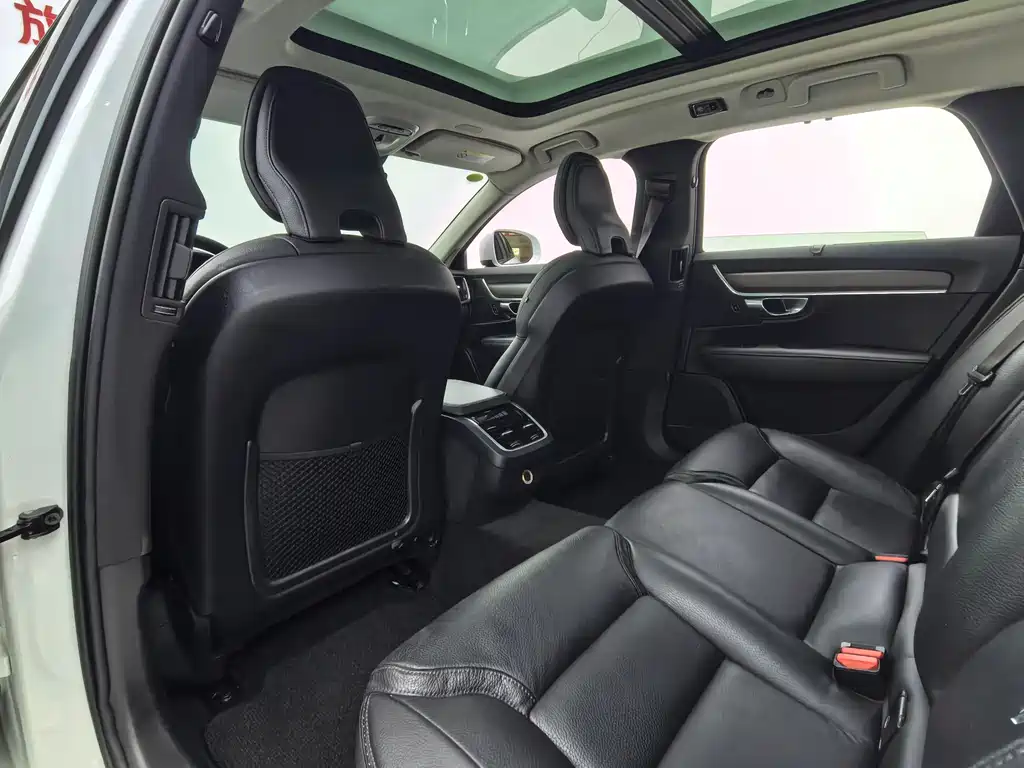 Volvo V90 2019 Cross Country T5 AWD V
