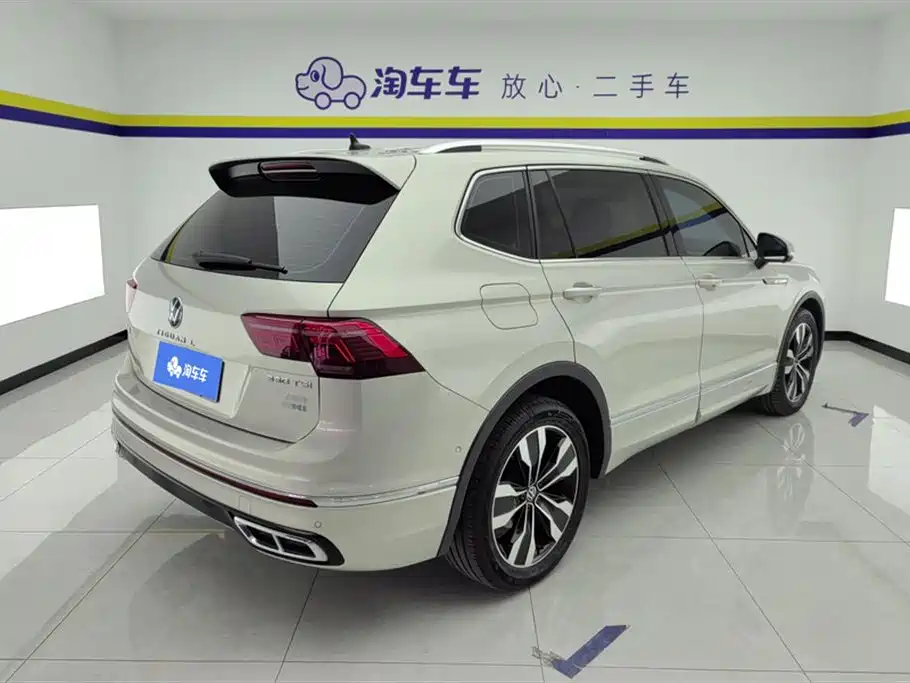Volkswagen Tiguan L L 2022 330TSI AT R-Line