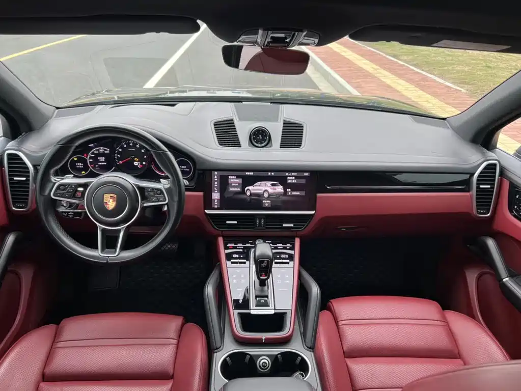 Porsche Cayenne — миниатюра 11