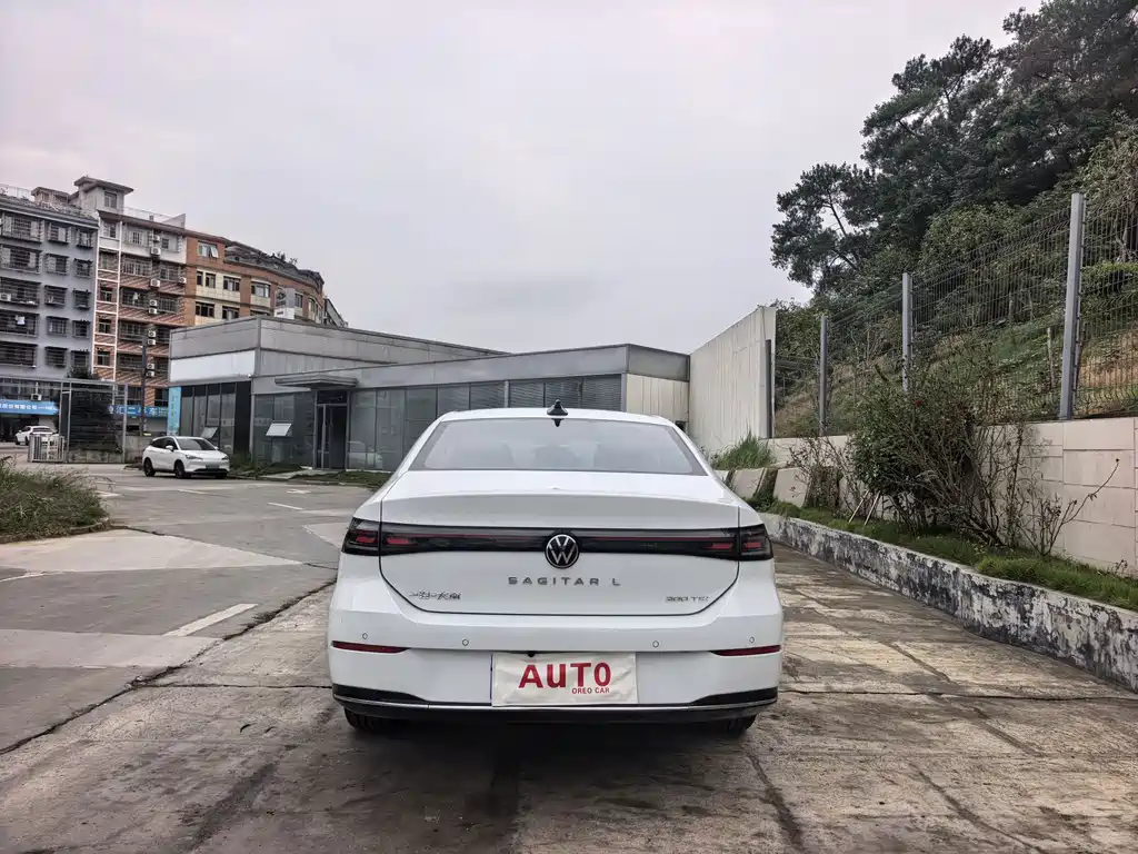 Volkswagen Sagitar — миниатюра 6