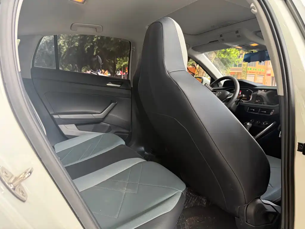 Volkswagen Lavida — миниатюра 2