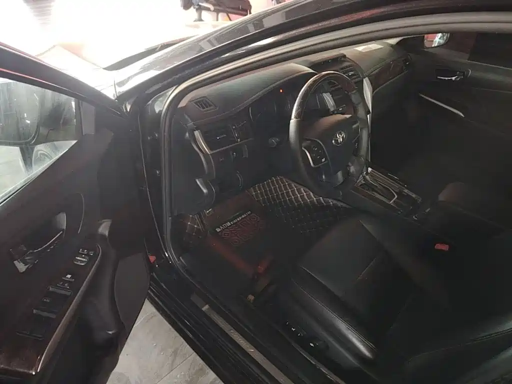 Toyota Camry — миниатюра 16