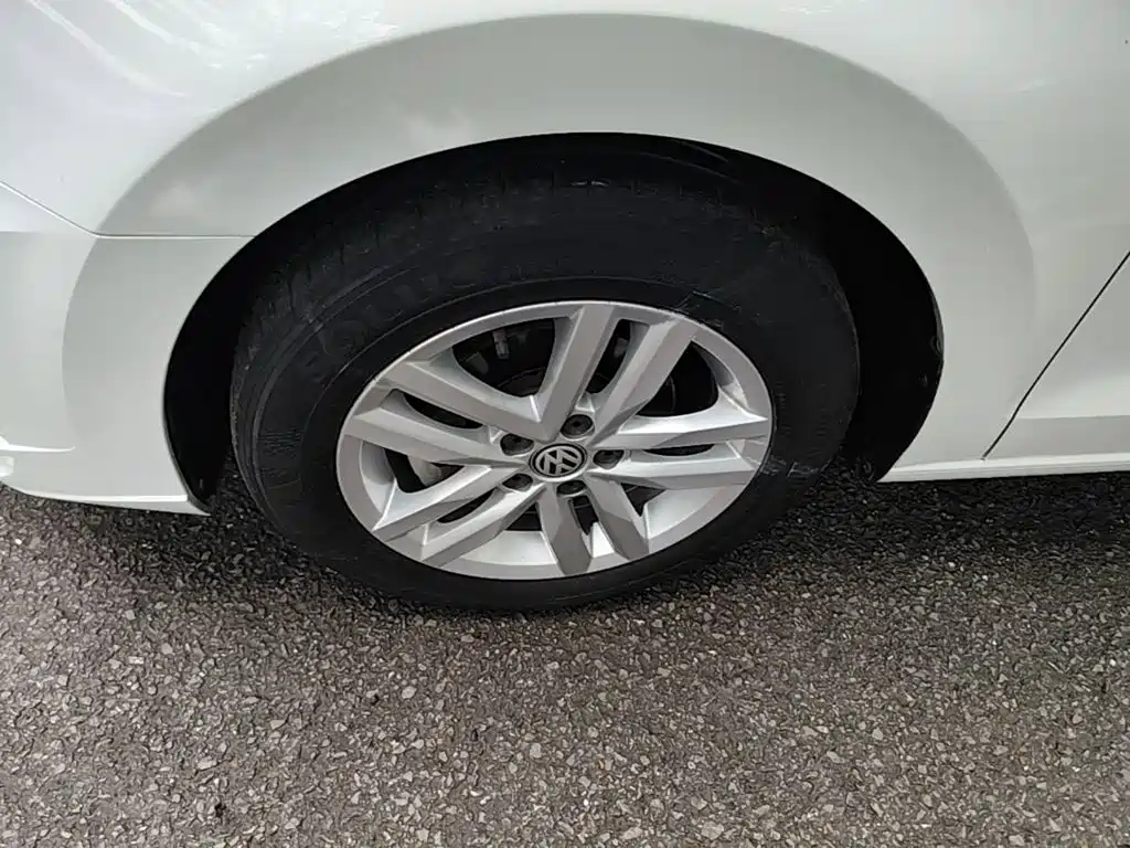 Volkswagen Jetta — миниатюра 23
