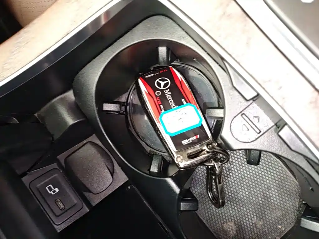 Mercedes-Benz E-Class — миниатюра 9