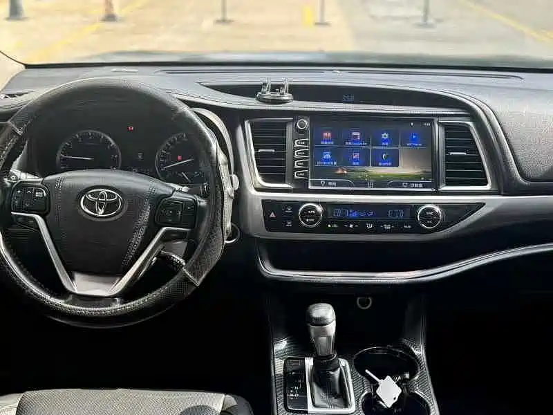 Toyota Highlander — миниатюра 6