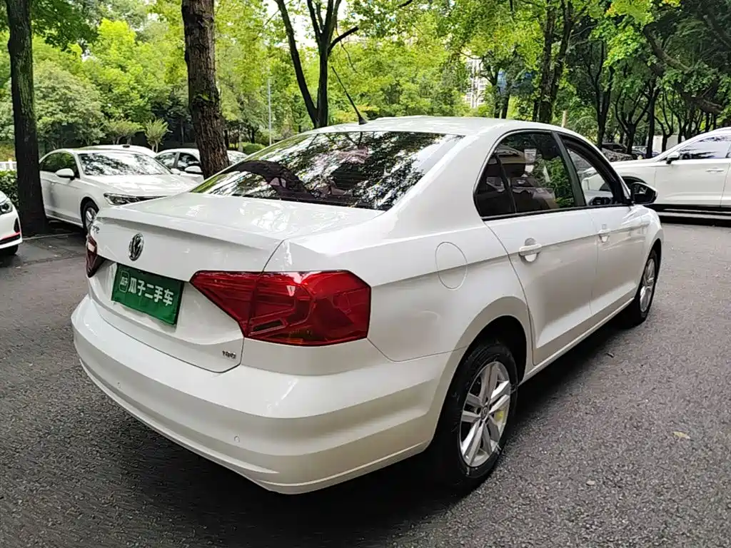 Volkswagen Jetta — миниатюра 7
