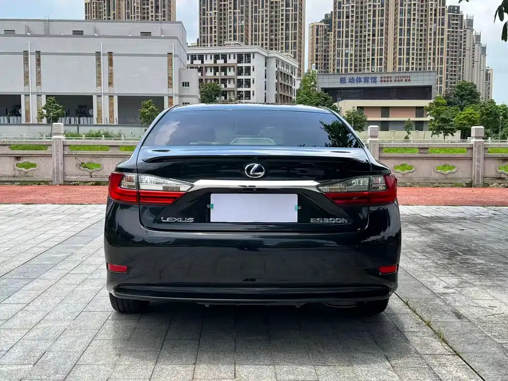 Lexus ES 2015 300h Comfort