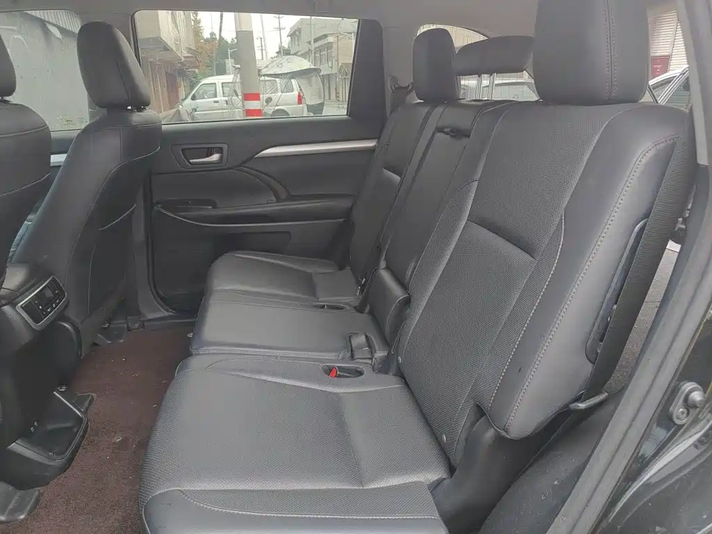 Toyota Highlander — миниатюра 13