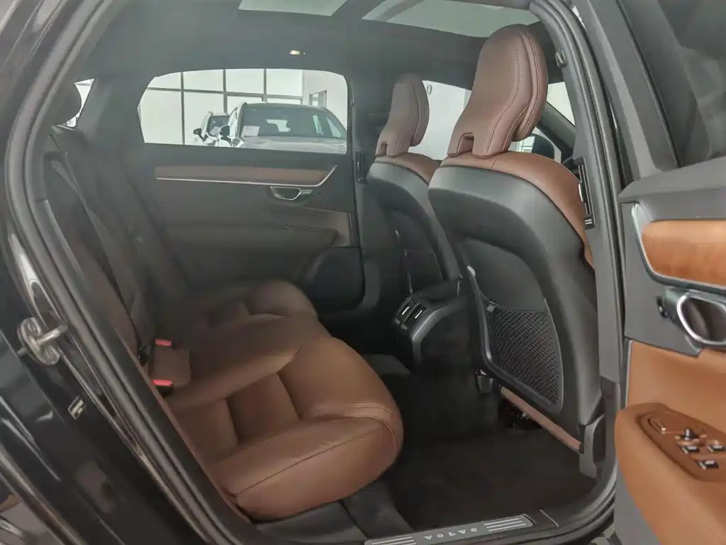 Volvo S90 — миниатюра 20