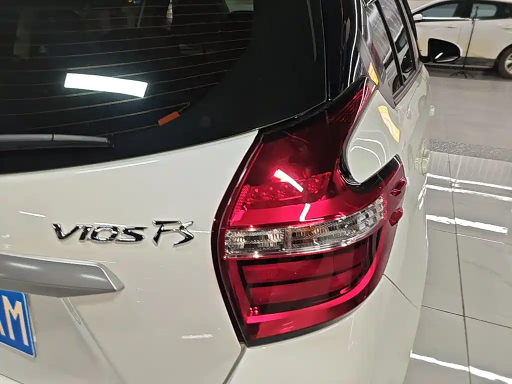 Toyota Vios FS — миниатюра 8
