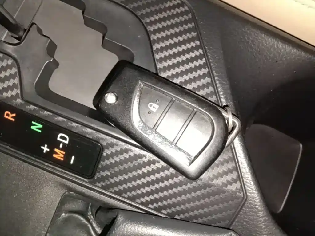 Toyota RAV4 — миниатюра 9