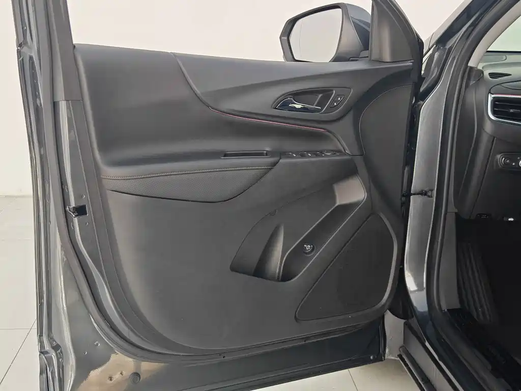 Chevrolet Equinox — миниатюра 31