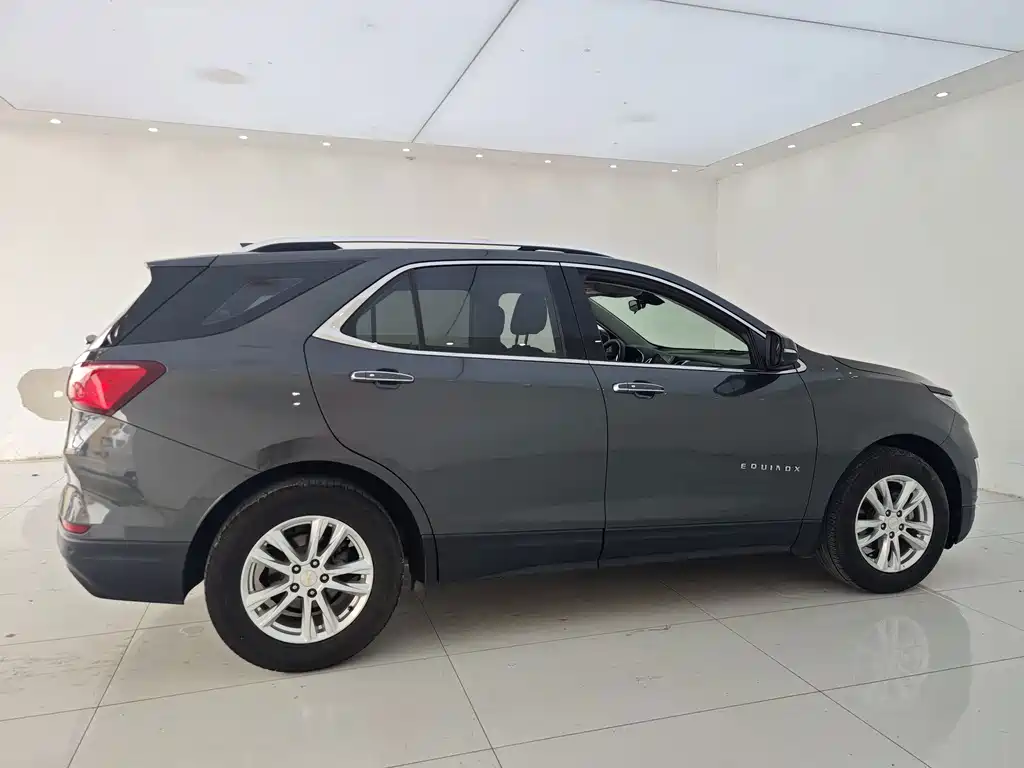 Chevrolet Equinox — миниатюра 18