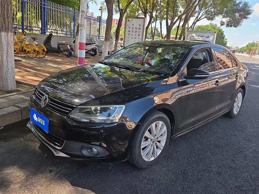Volkswagen Sagitar 2014 1.6L AT Comfort