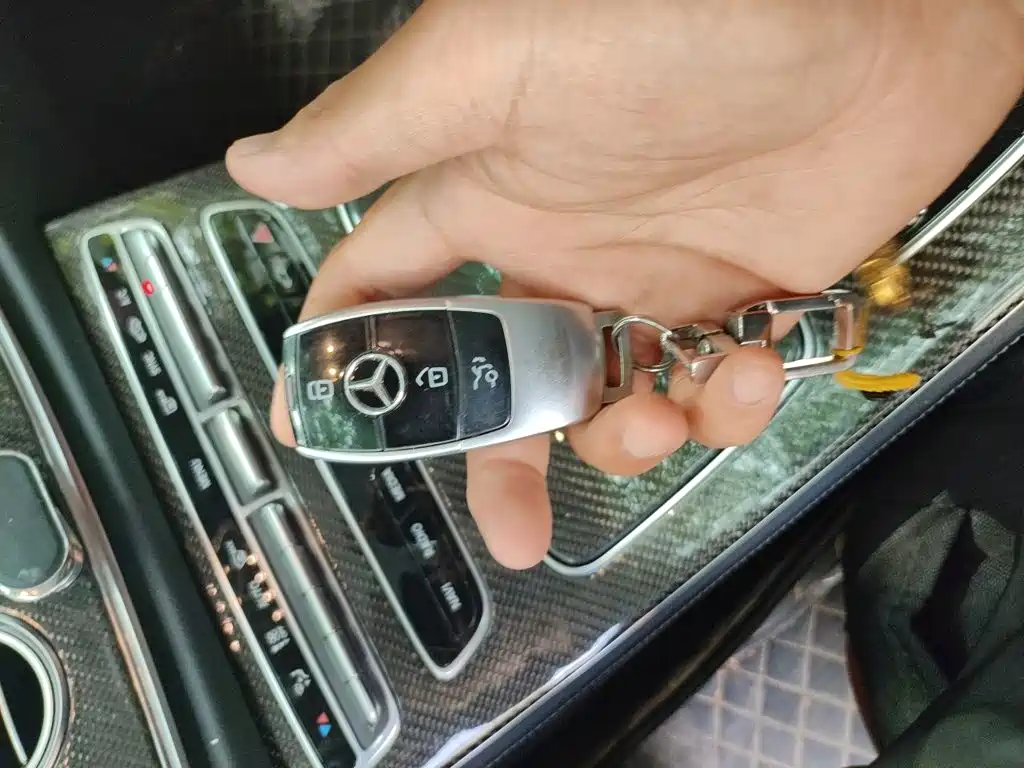 Mercedes-Benz E-Class — миниатюра 9