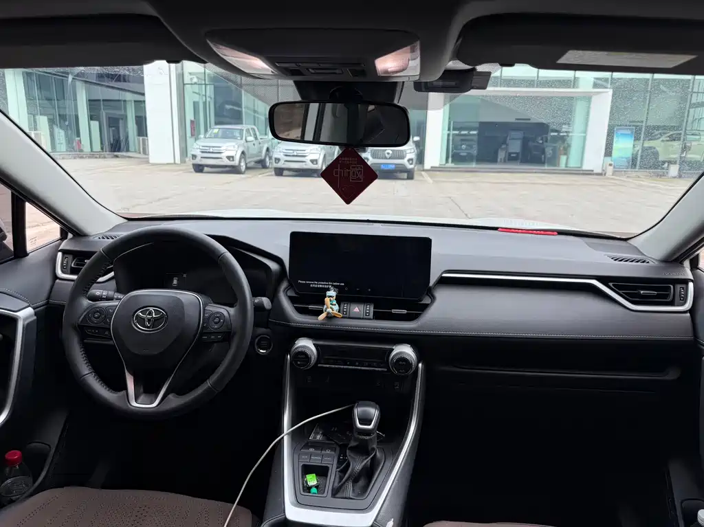 Toyota RAV4 — миниатюра 2