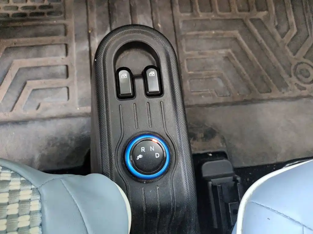 Wuling MINIEV — миниатюра 10