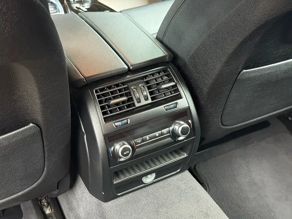 BMW 5 Series — миниатюра 14