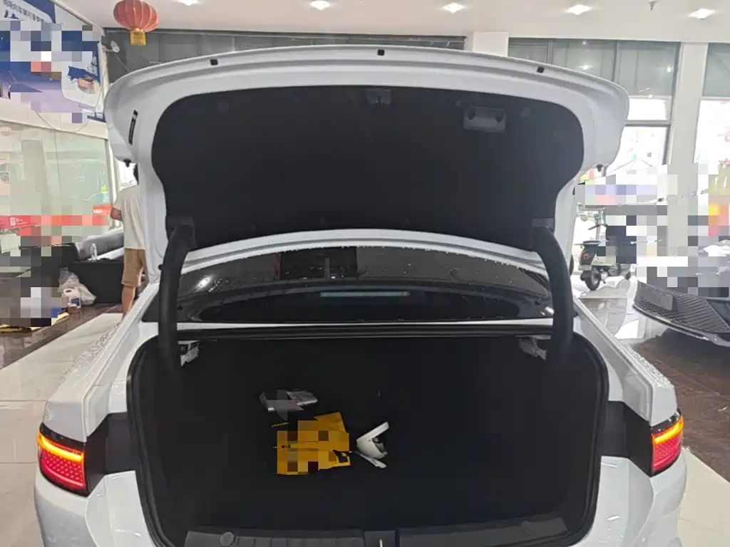 BYD Seal 05 DM-i — миниатюра 19