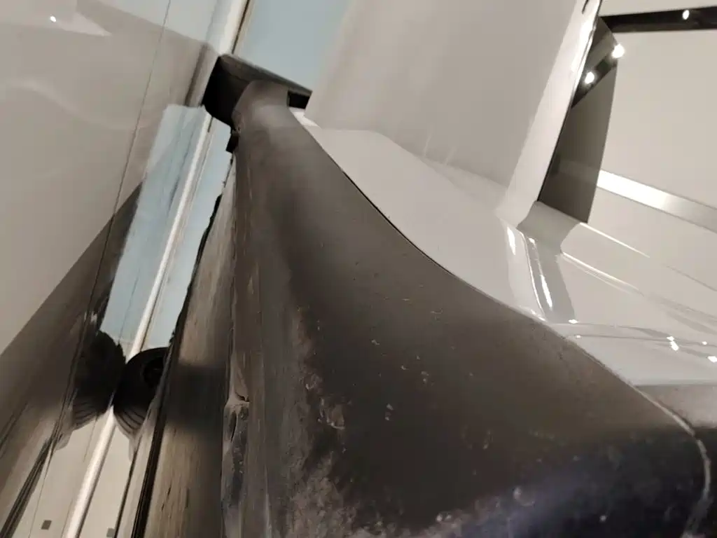 Tesla Model Y — миниатюра 21