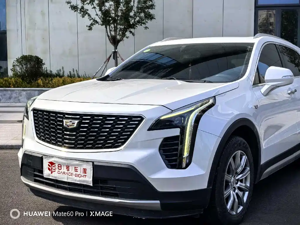 CADILLAC XT4